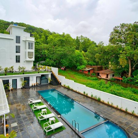Hotel Goa Courtyard By The Porto Arpora Baga Exterior foto