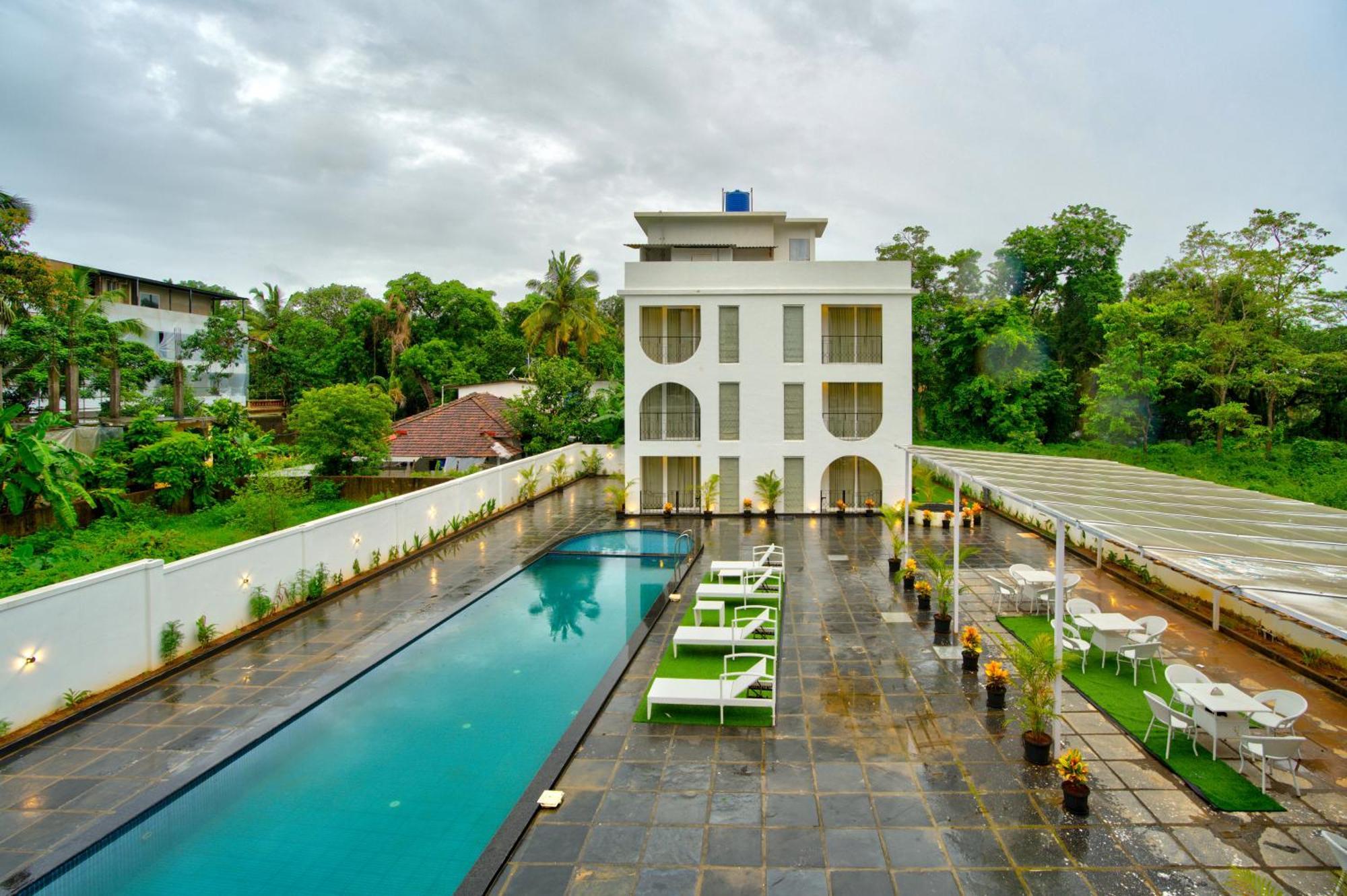 Hotel Goa Courtyard By The Porto Arpora Baga Exterior foto