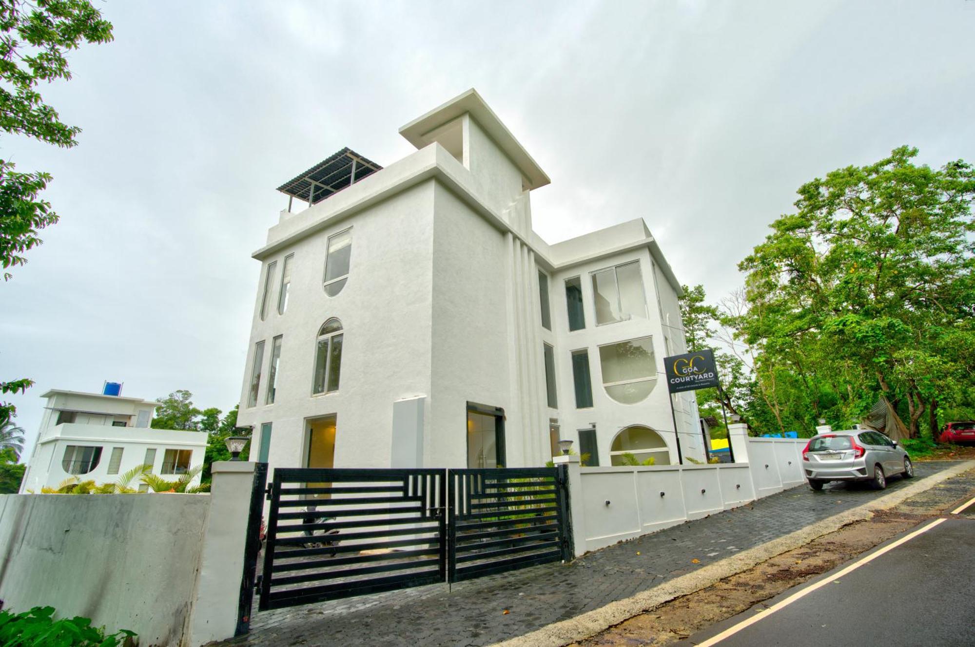Hotel Goa Courtyard By The Porto Arpora Baga Exterior foto