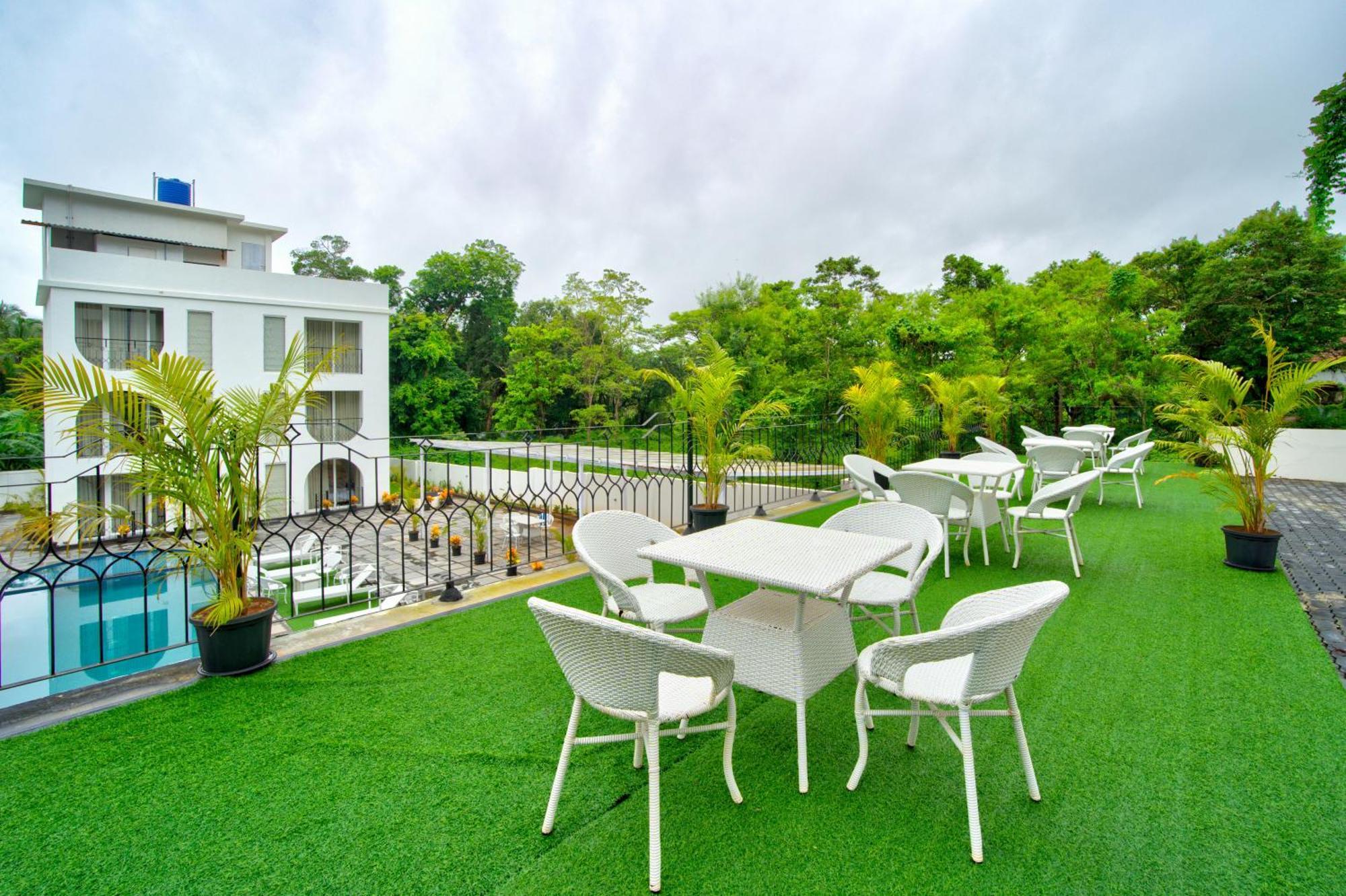 Hotel Goa Courtyard By The Porto Arpora Baga Exterior foto
