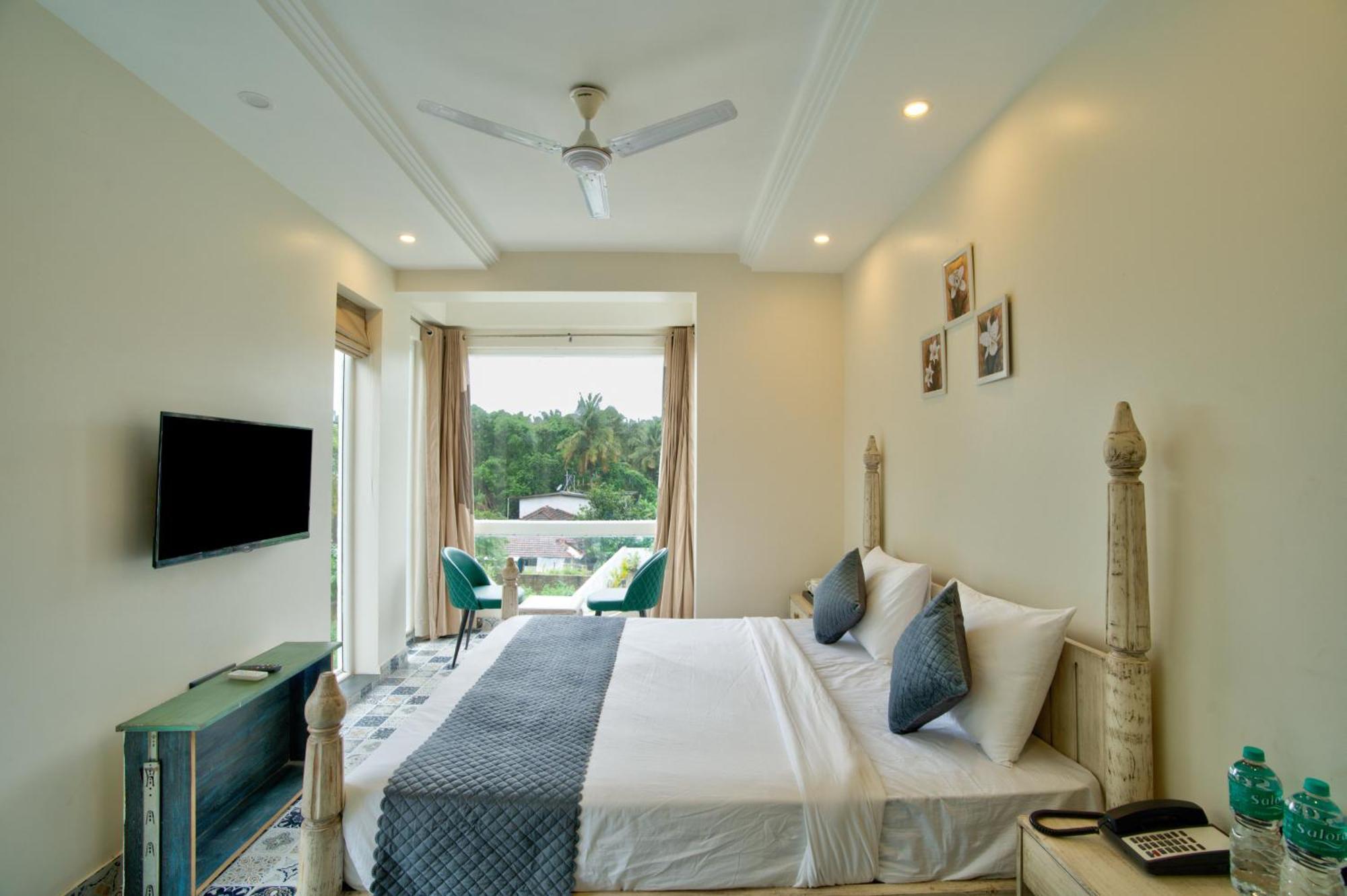 Hotel Goa Courtyard By The Porto Arpora Baga Exterior foto