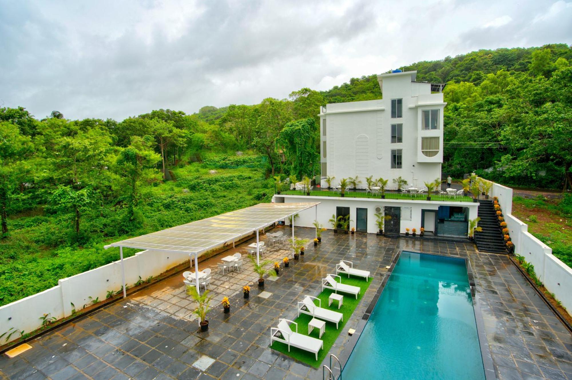 Hotel Goa Courtyard By The Porto Arpora Baga Exterior foto