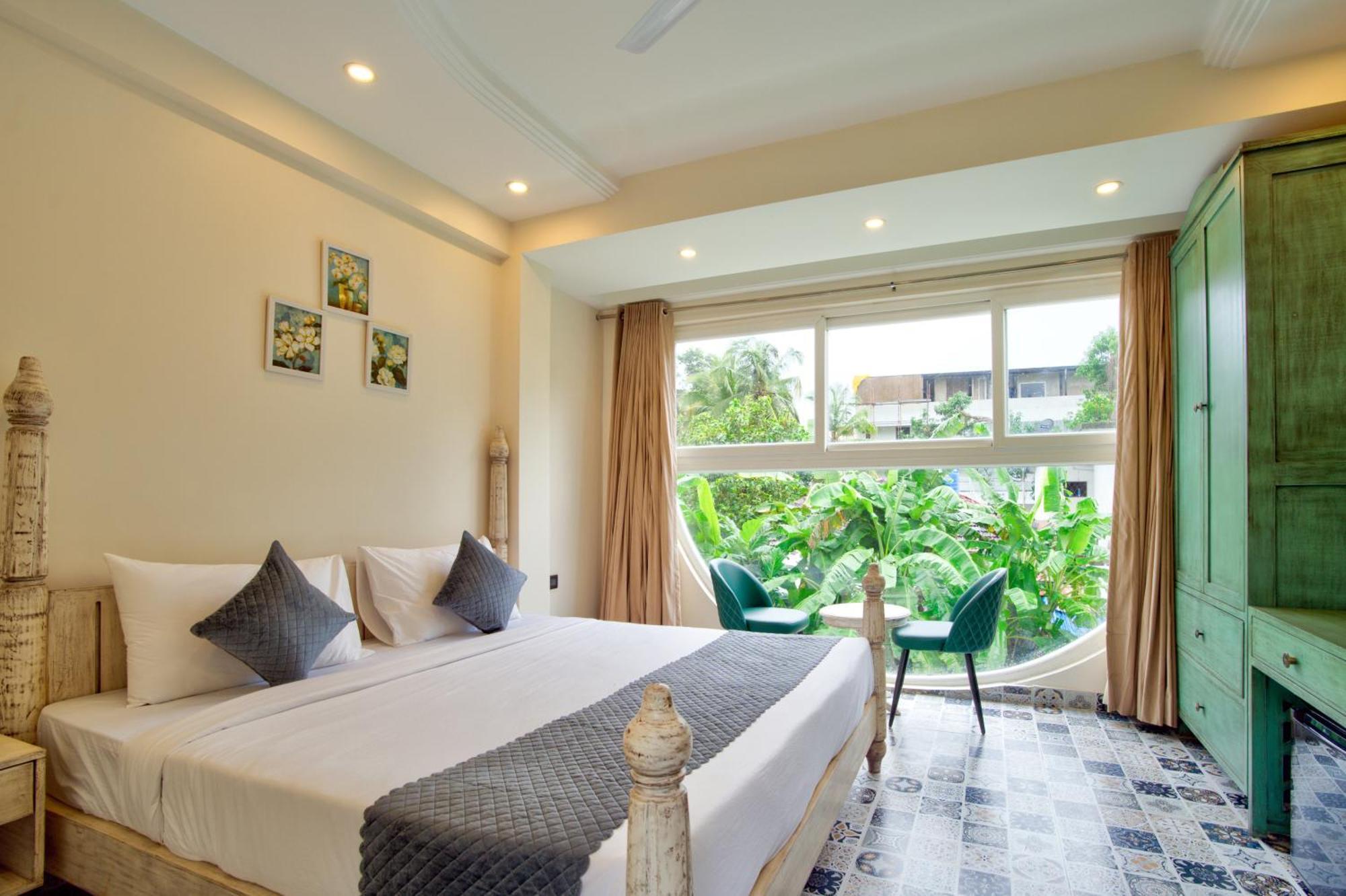 Hotel Goa Courtyard By The Porto Arpora Baga Exterior foto