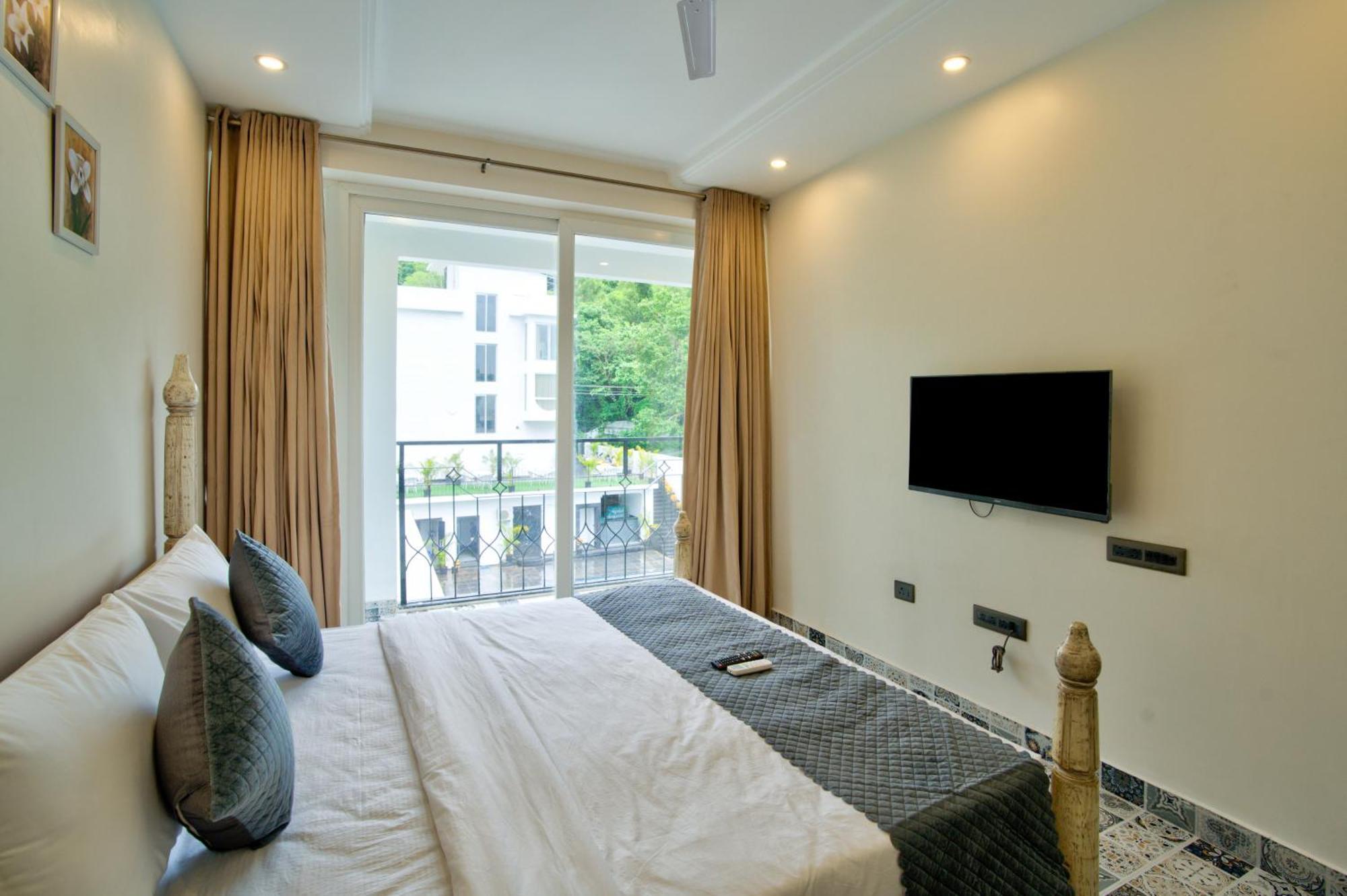 Hotel Goa Courtyard By The Porto Arpora Baga Exterior foto