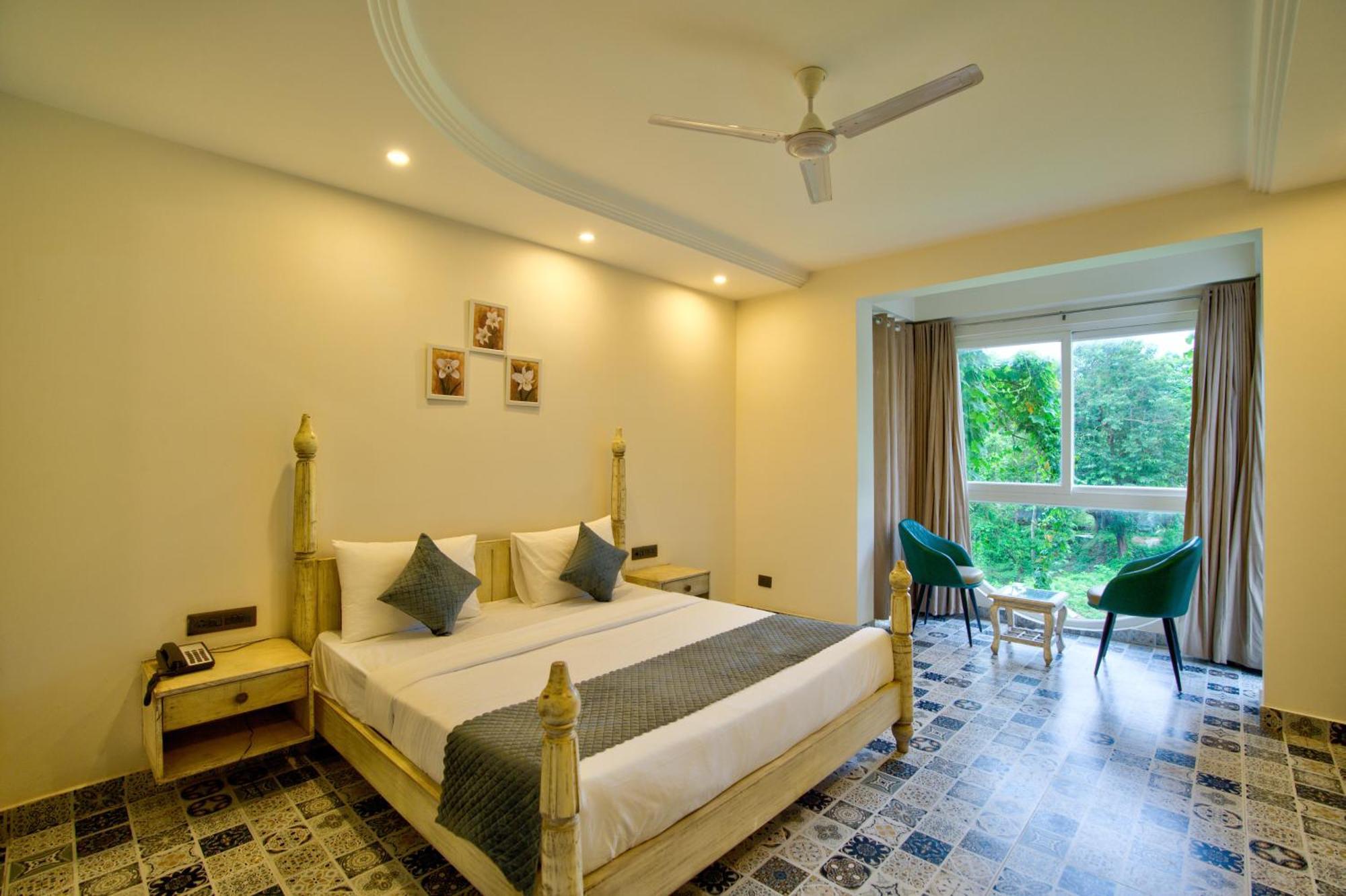 Hotel Goa Courtyard By The Porto Arpora Baga Exterior foto