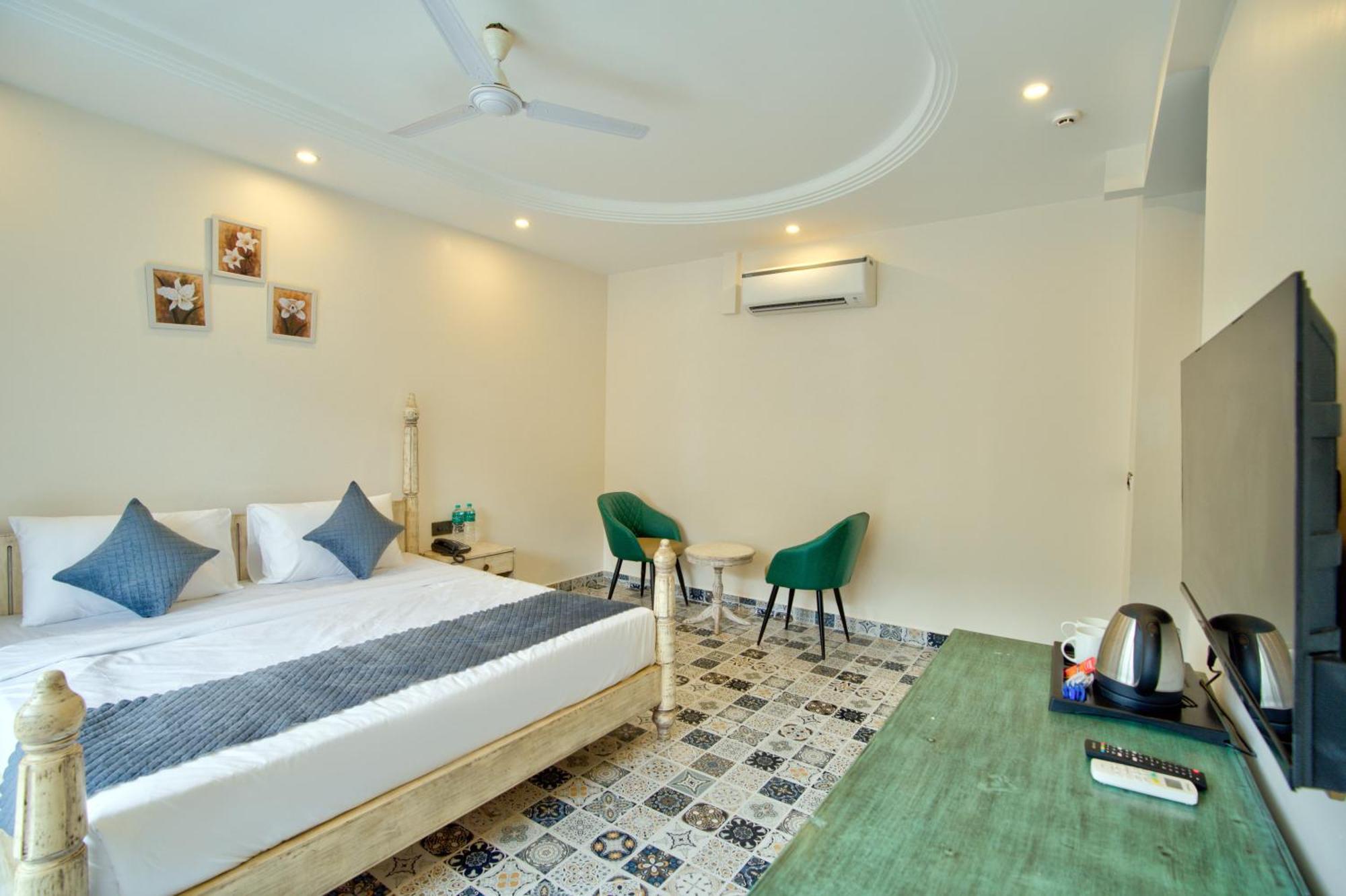 Hotel Goa Courtyard By The Porto Arpora Baga Exterior foto